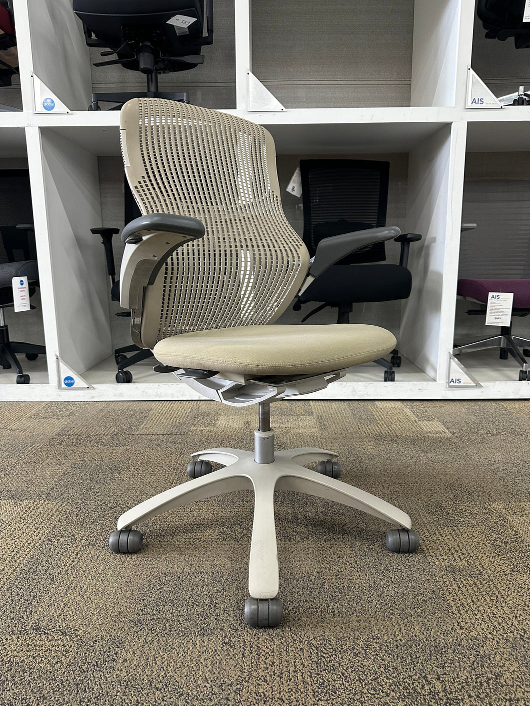 Knoll Generation Task Chair (Desert/Desert)